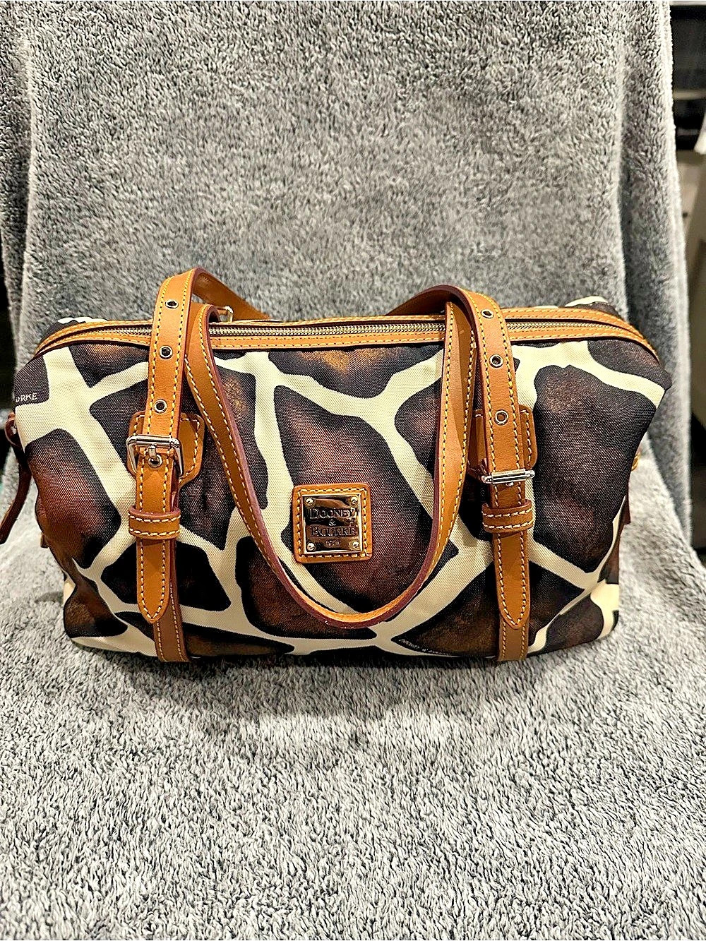 Dooney & Bourke Giraffe Print canvas Tote in Brown & Cream